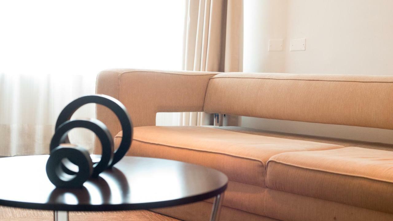 Mds Hotel Калама Екстер'єр фото A sofa