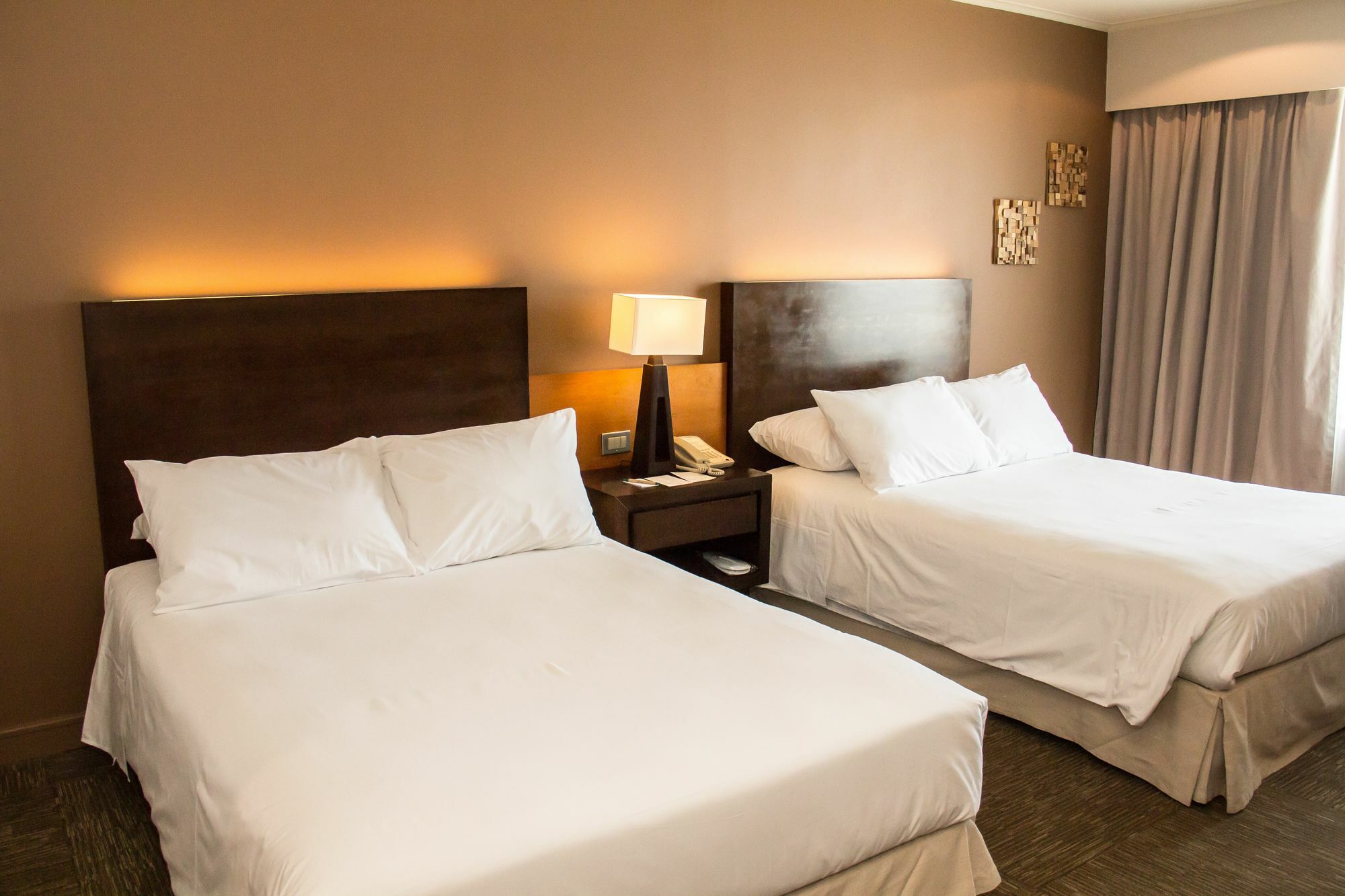 Mds Hotel Калама Екстер'єр фото A room at the Hilton Garden Inn