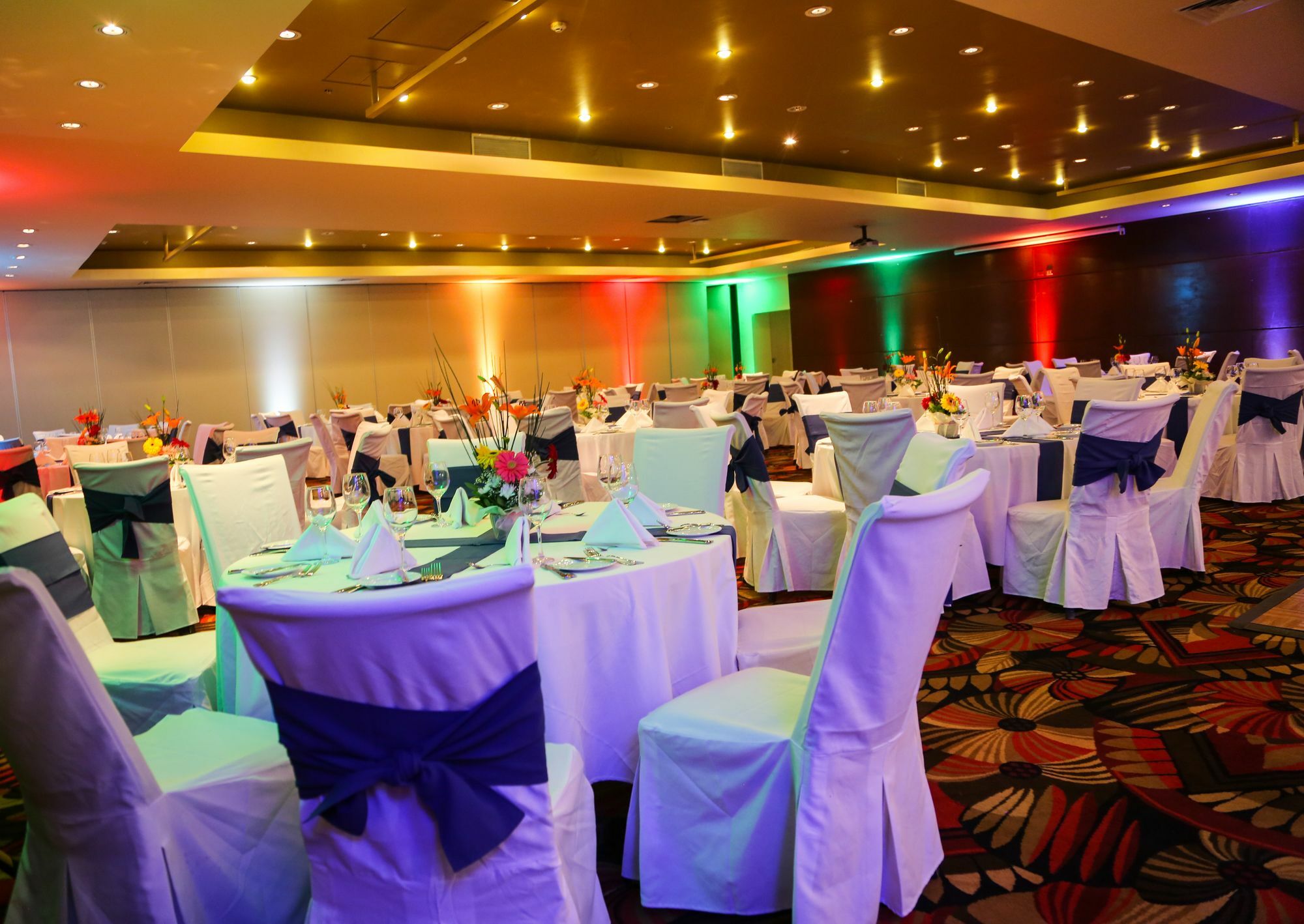Mds Hotel Калама Екстер'єр фото A wedding reception at the Grand Ballroom