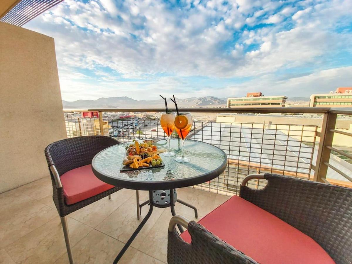 Mds Hotel Калама Екстер'єр фото A balcony